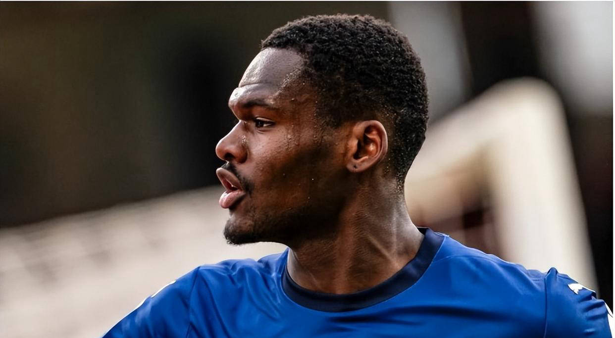 切尔西瞄准21岁天才前锋 博尼身价2000万欧元 待防意甲竞争