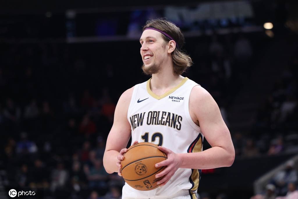 文班帮手+1！马刺送出两小将 从奇才得到奥利尼克